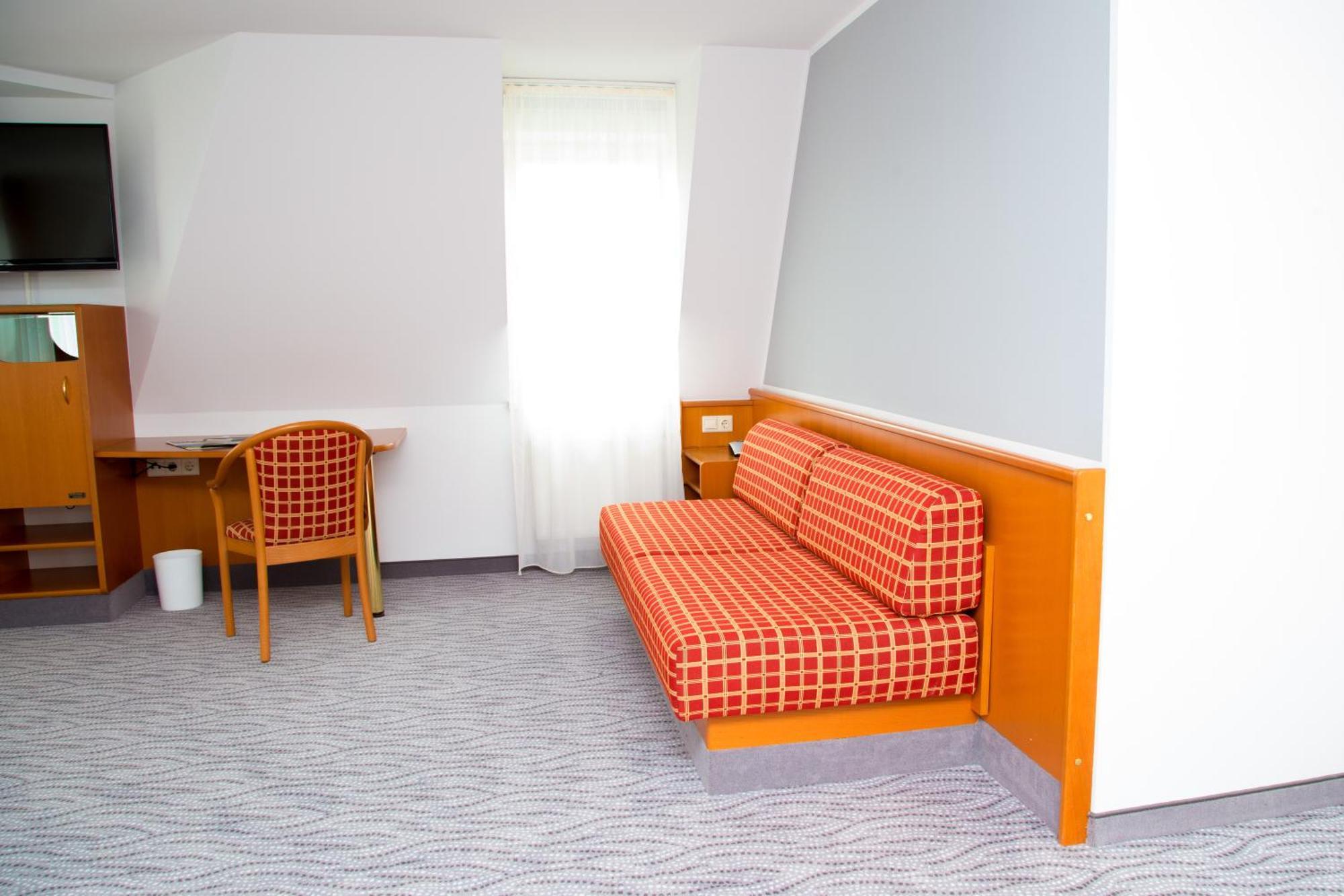 Hotel Kaiserhof Radeberg Room photo