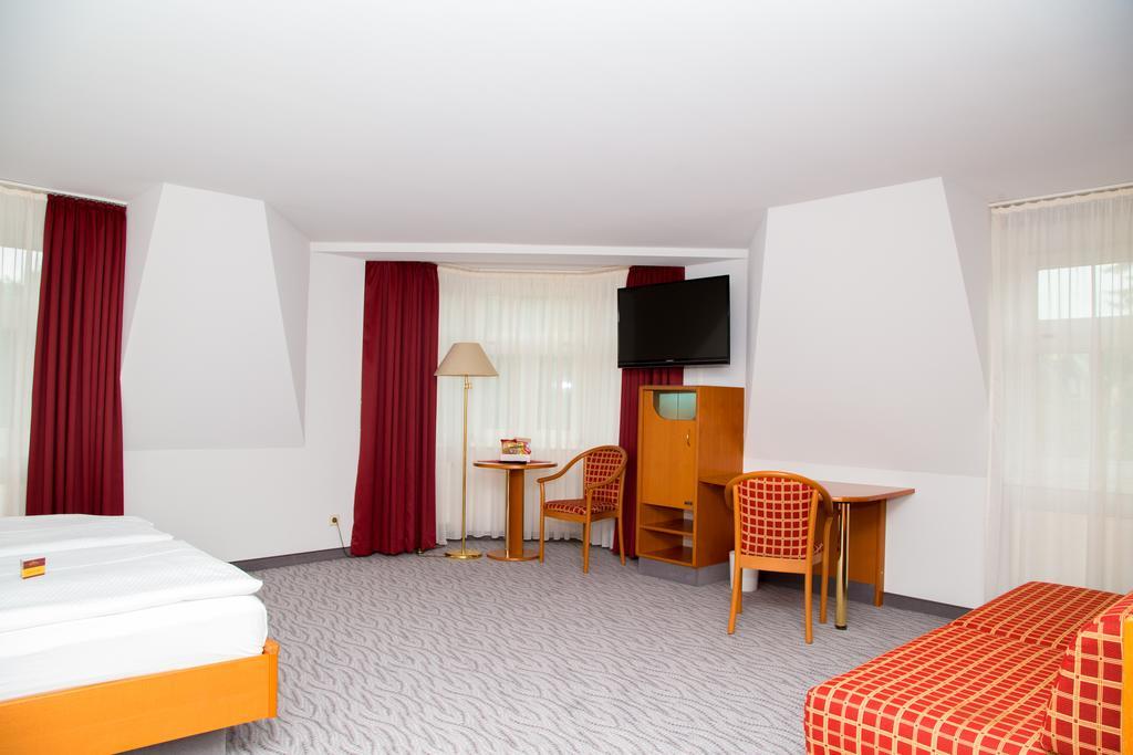 Hotel Kaiserhof Radeberg Room photo